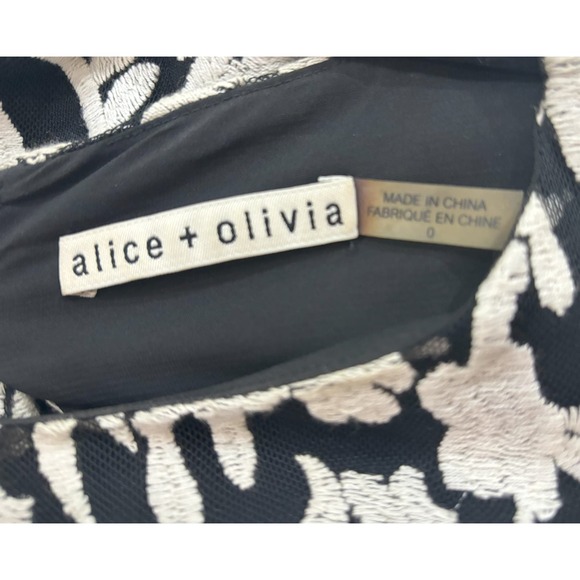 Alice‎ + Olivia  Black and White Embroidered Dress Back Cut Out Size 0 Preowned - Picture 3 of 4